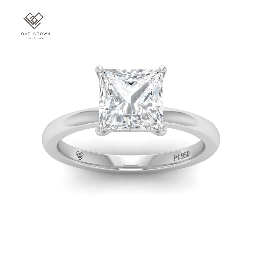Léa Princess Cut Diamond With Hidden Halo Engagement Ring