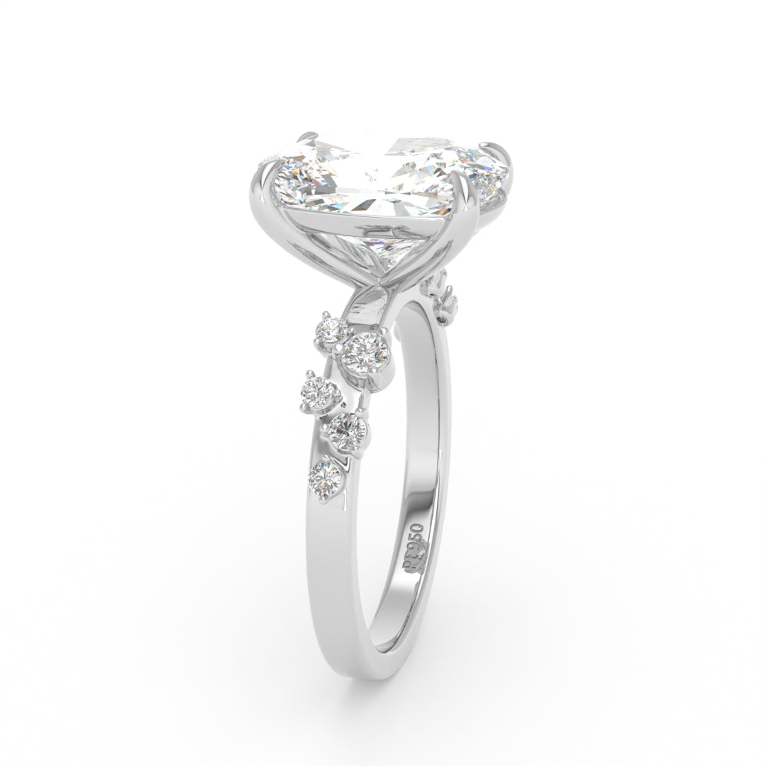 Bague de fiançailles Layla sertie de diamants coussin et ornée de diamants sur l'anneau