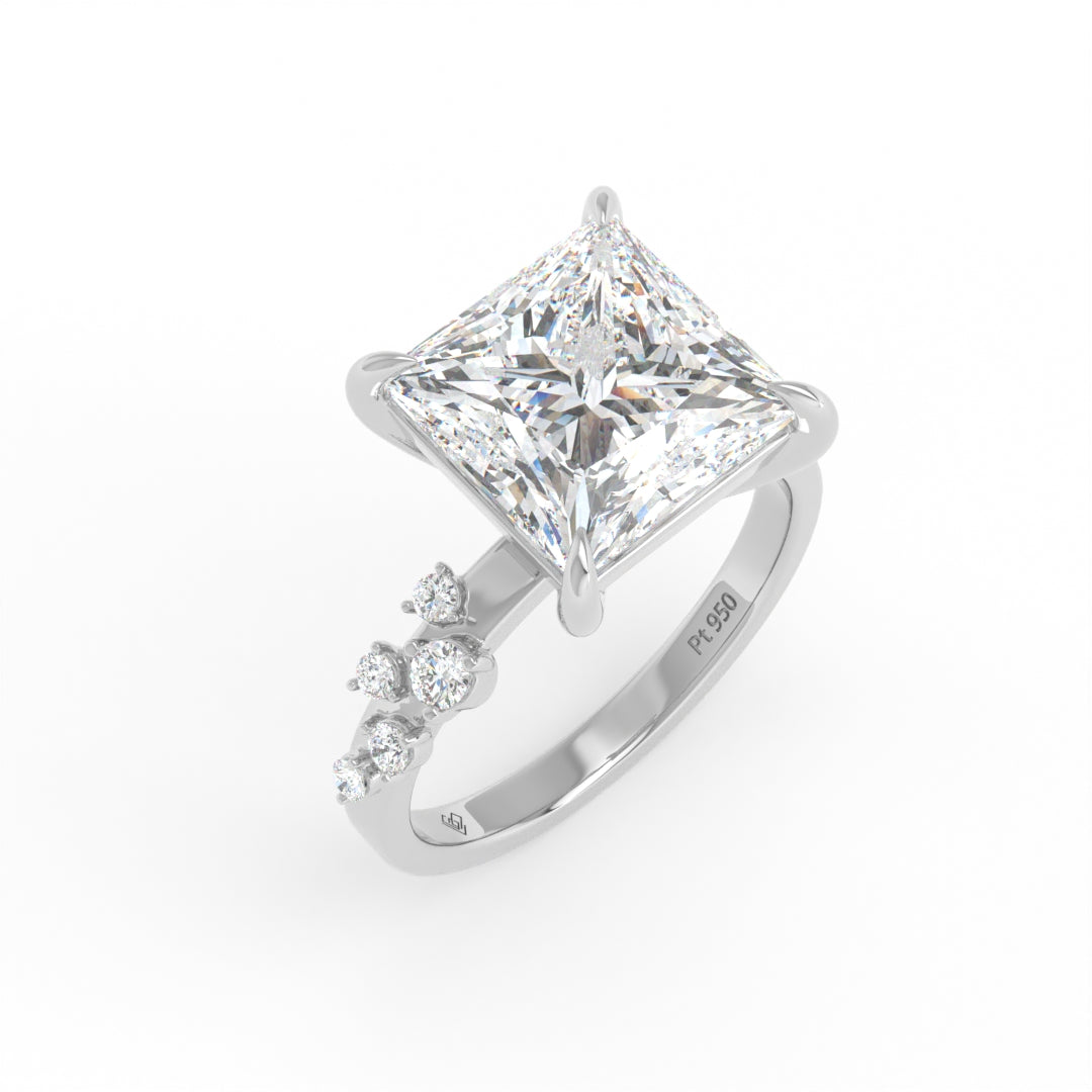 Bague de fiançailles Layla avec diamant taille princesse et anneau accentué