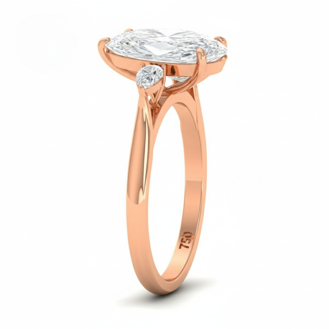 Bague de fiançailles Sofia en diamant taille poire avec diamants latéraux taille poire