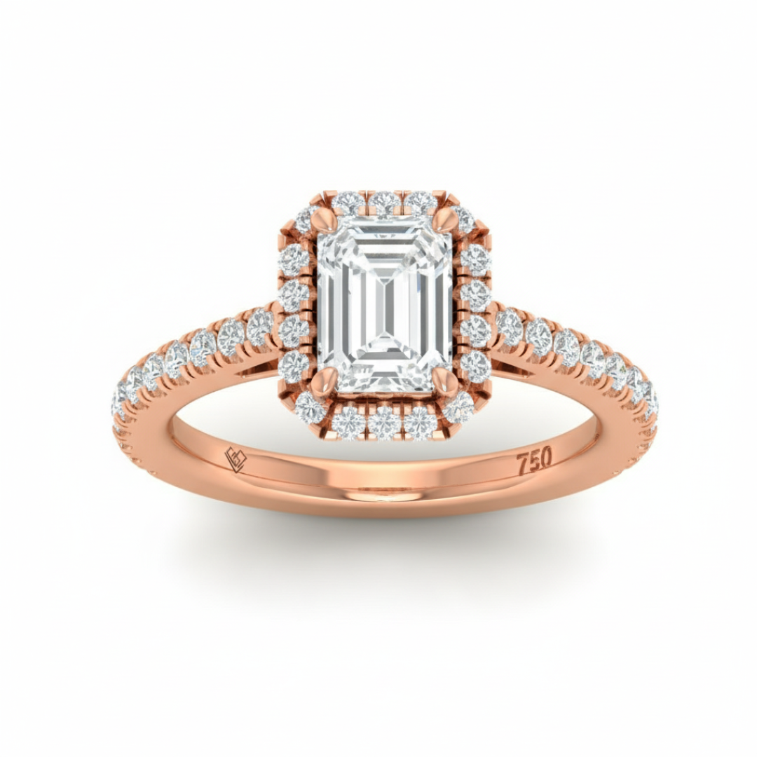 Bague de fiançailles Bella en diamant taille émeraude avec halo et anneau sertis de diamants.