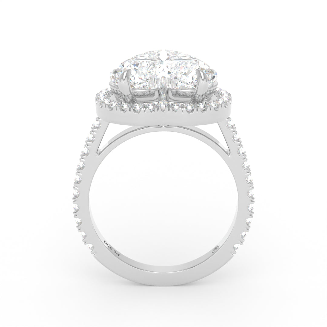 Bague de fiançailles Bella en diamant taille cœur avec halo et anneau sertis de diamants.