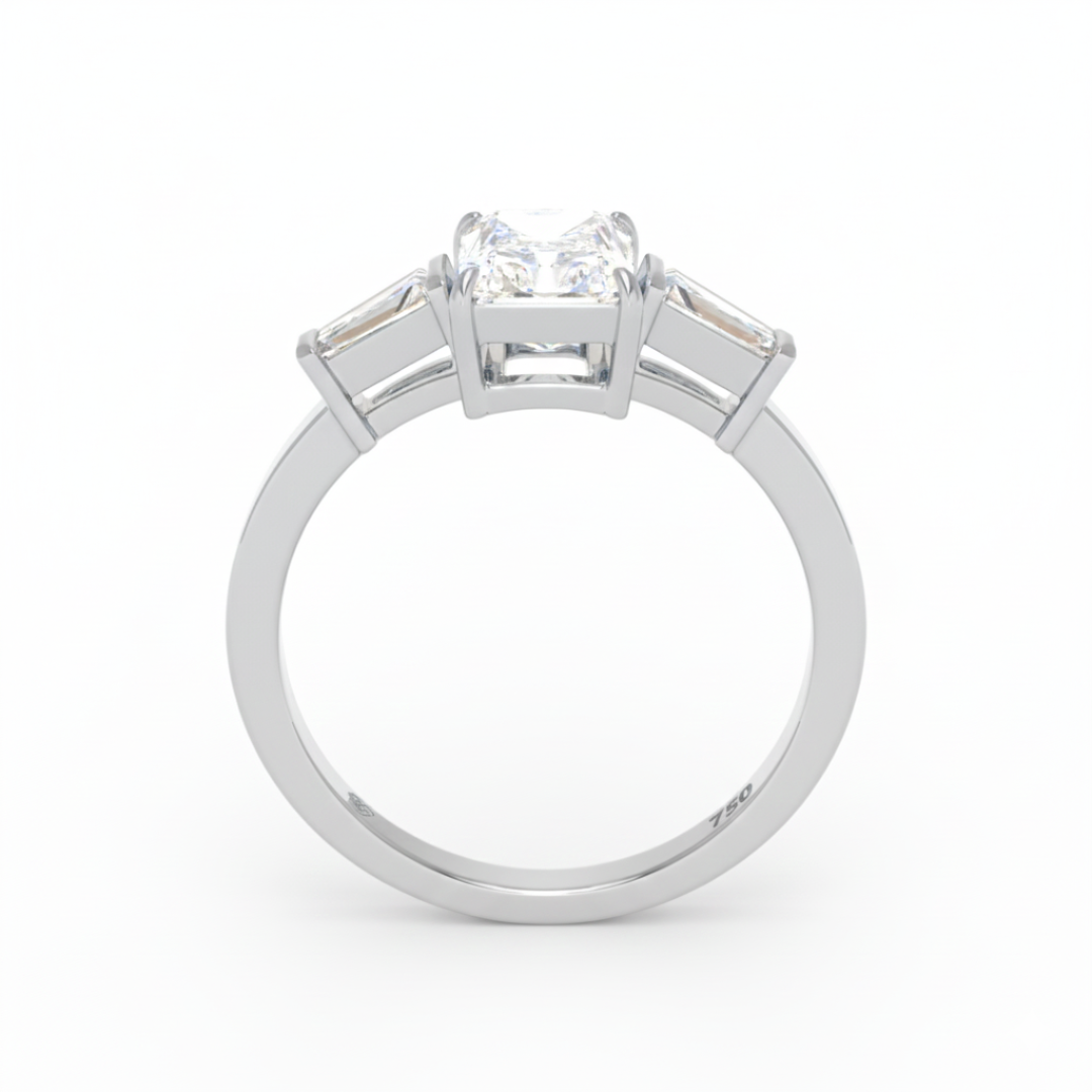 Bague de fiançailles Mary en diamant taille radiant avec diamants latéraux taille baguette effilée