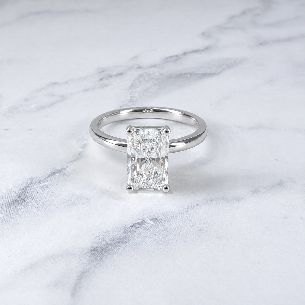 Bague de fiançailles Noémie Solitaire taille radiant avec diamant