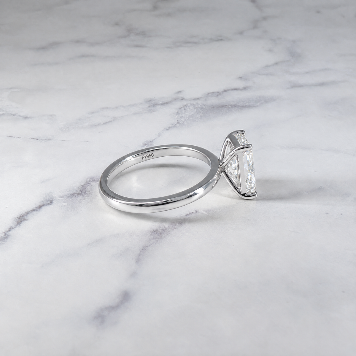 Bague de fiançailles Noémie Solitaire taille radiant avec diamant