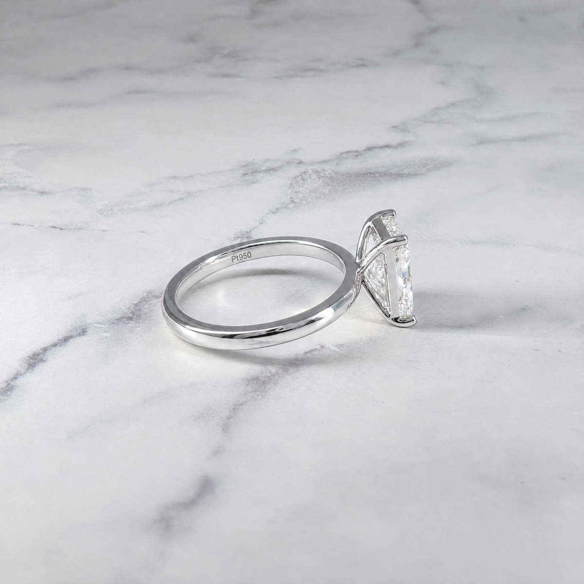 Bague de fiançailles Noémie Solitaire taille radiant avec diamant