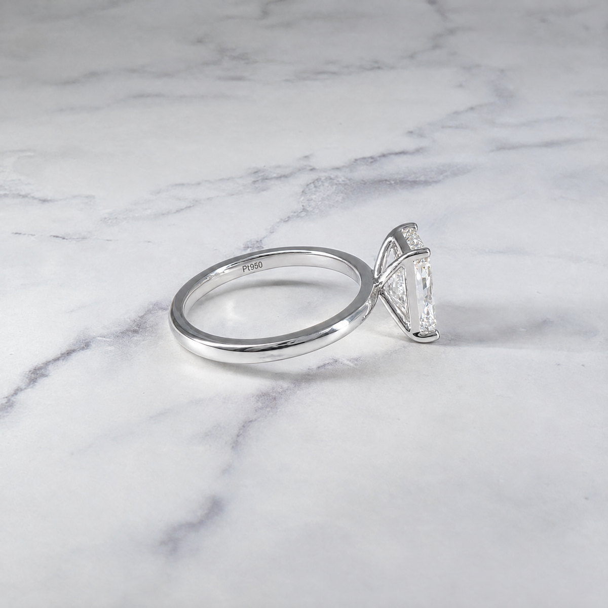 Bague de fiançailles Noémie Solitaire taille radiant avec diamant