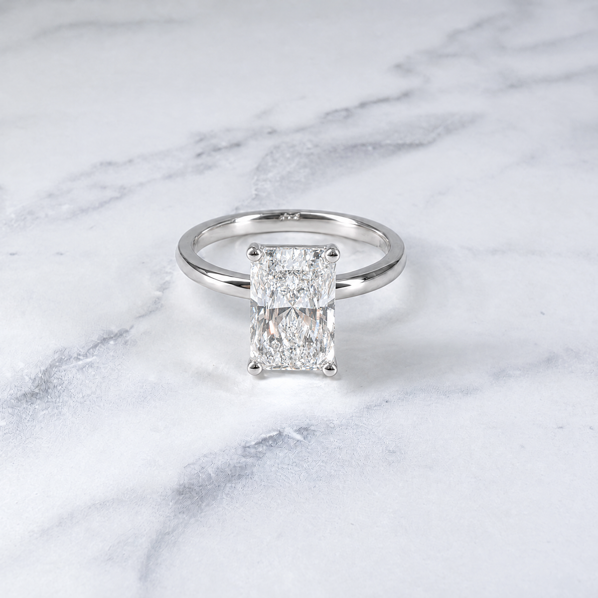 Bague de fiançailles Noémie Solitaire taille radiant avec diamant