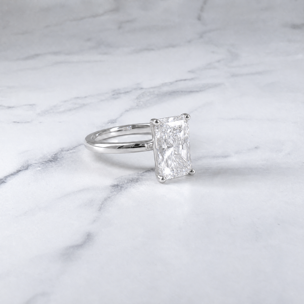 Bague de fiançailles Noémie Solitaire taille radiant avec diamant