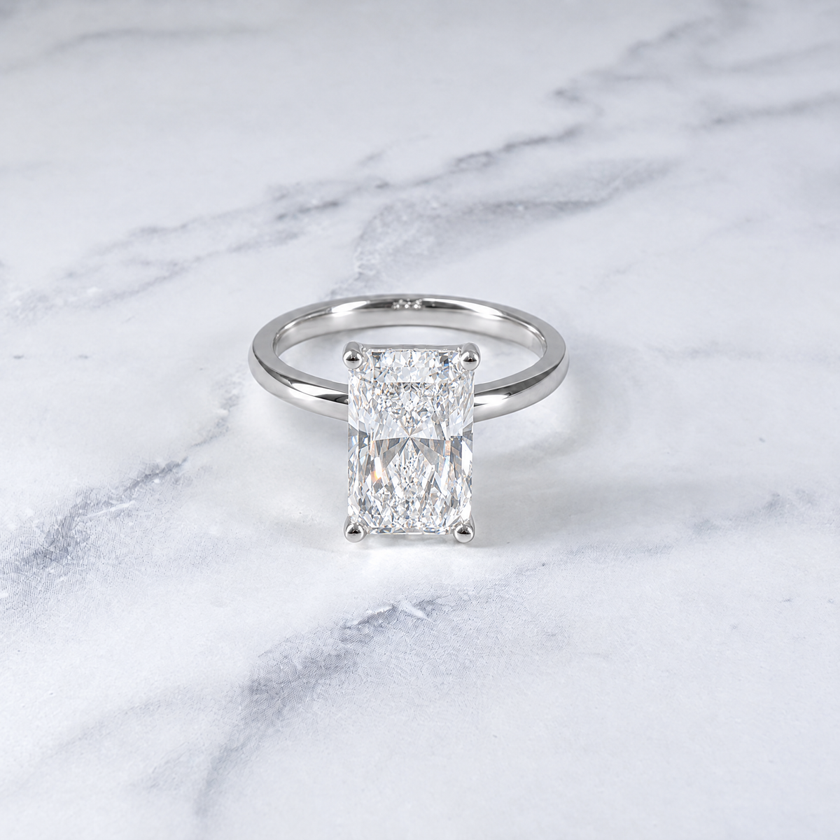 Bague de fiançailles Noémie Solitaire taille radiant avec diamant
