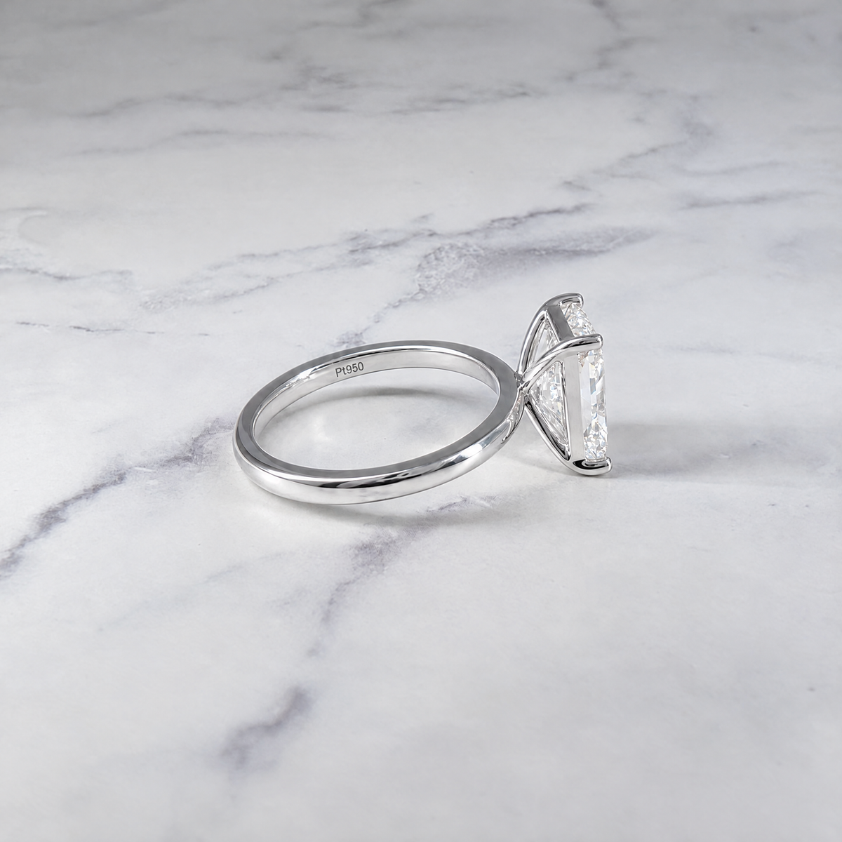 Bague de fiançailles Noémie Solitaire taille radiant avec diamant