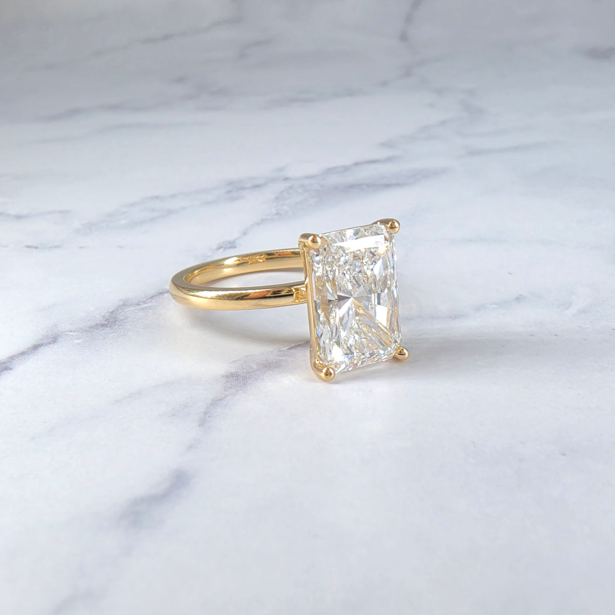 Bague de fiançailles Noémie Solitaire taille radiant avec diamant