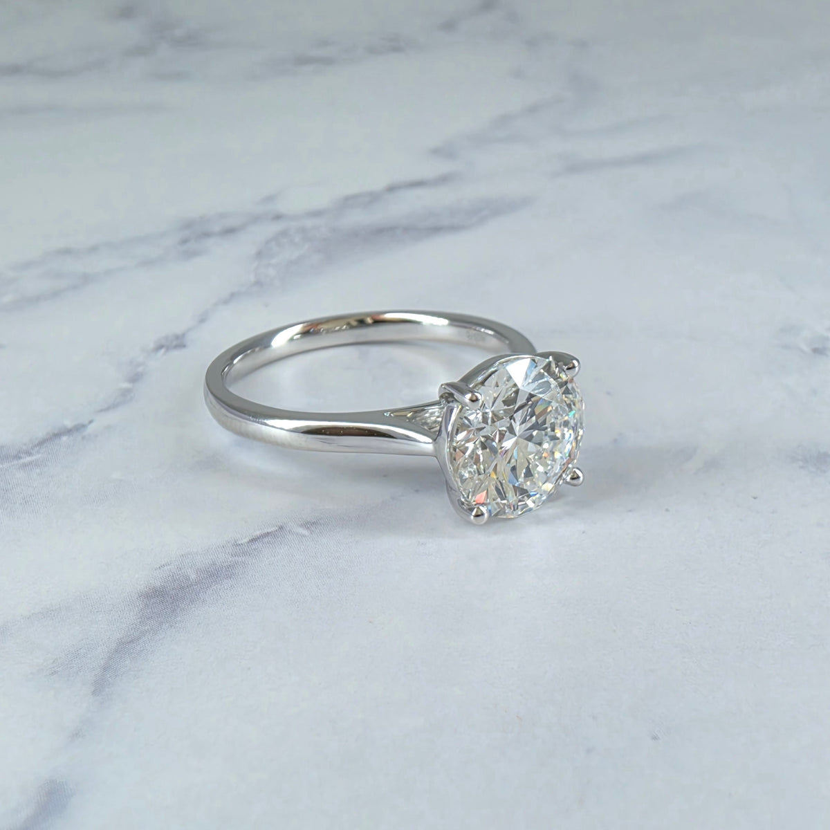 Noémie Solitaire Round Cut With Diamond Engagement Ring