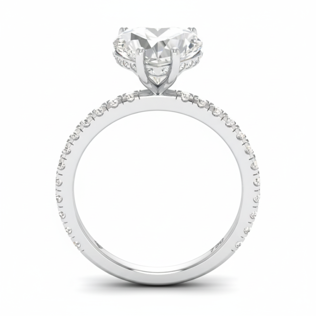 Bague de fiançailles Chloé en diamant taille cœur avec halo de diamants cachés et anneau serti de diamants