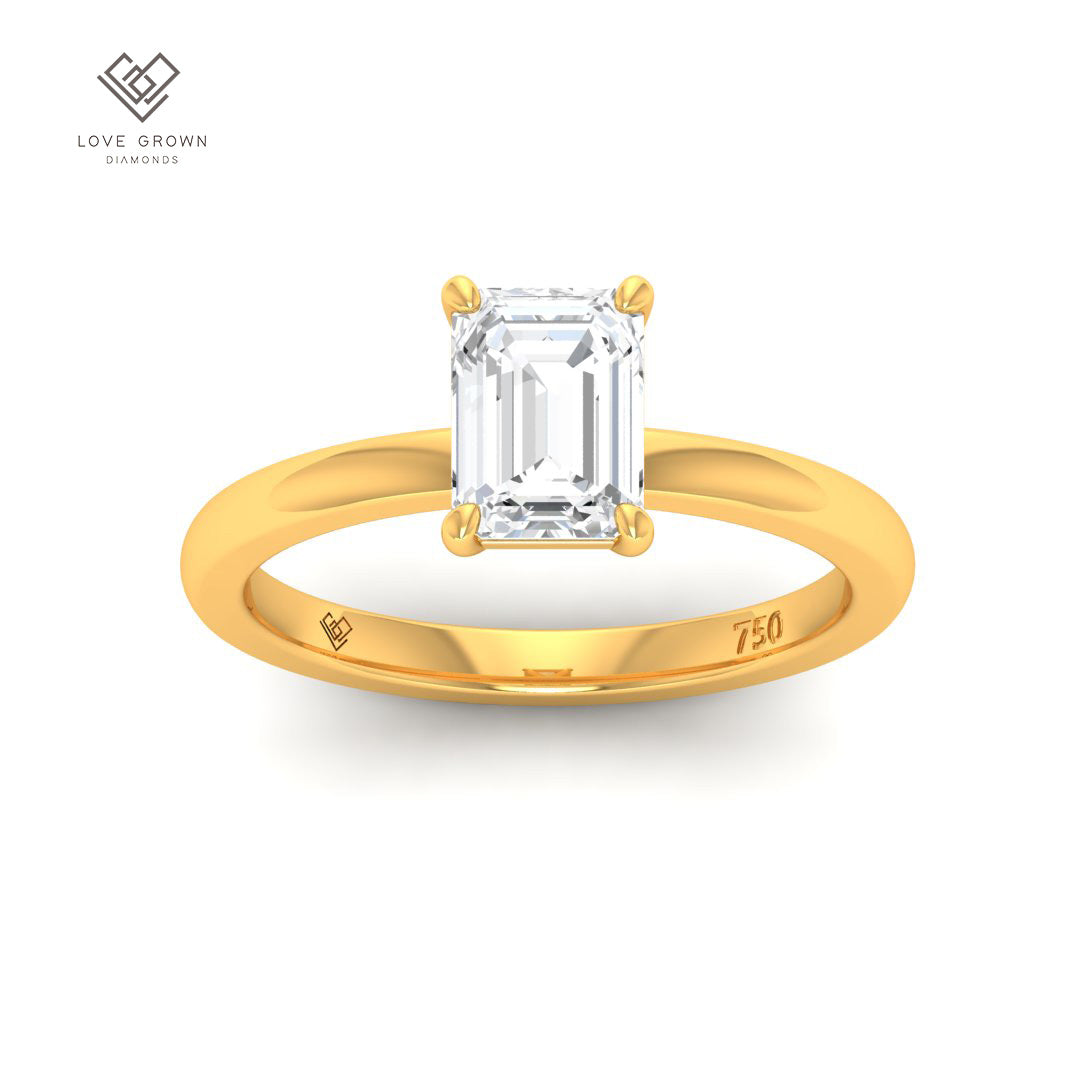 Noémie Solitaire Emerald Cut Diamond Engagement Ring in Gold Band