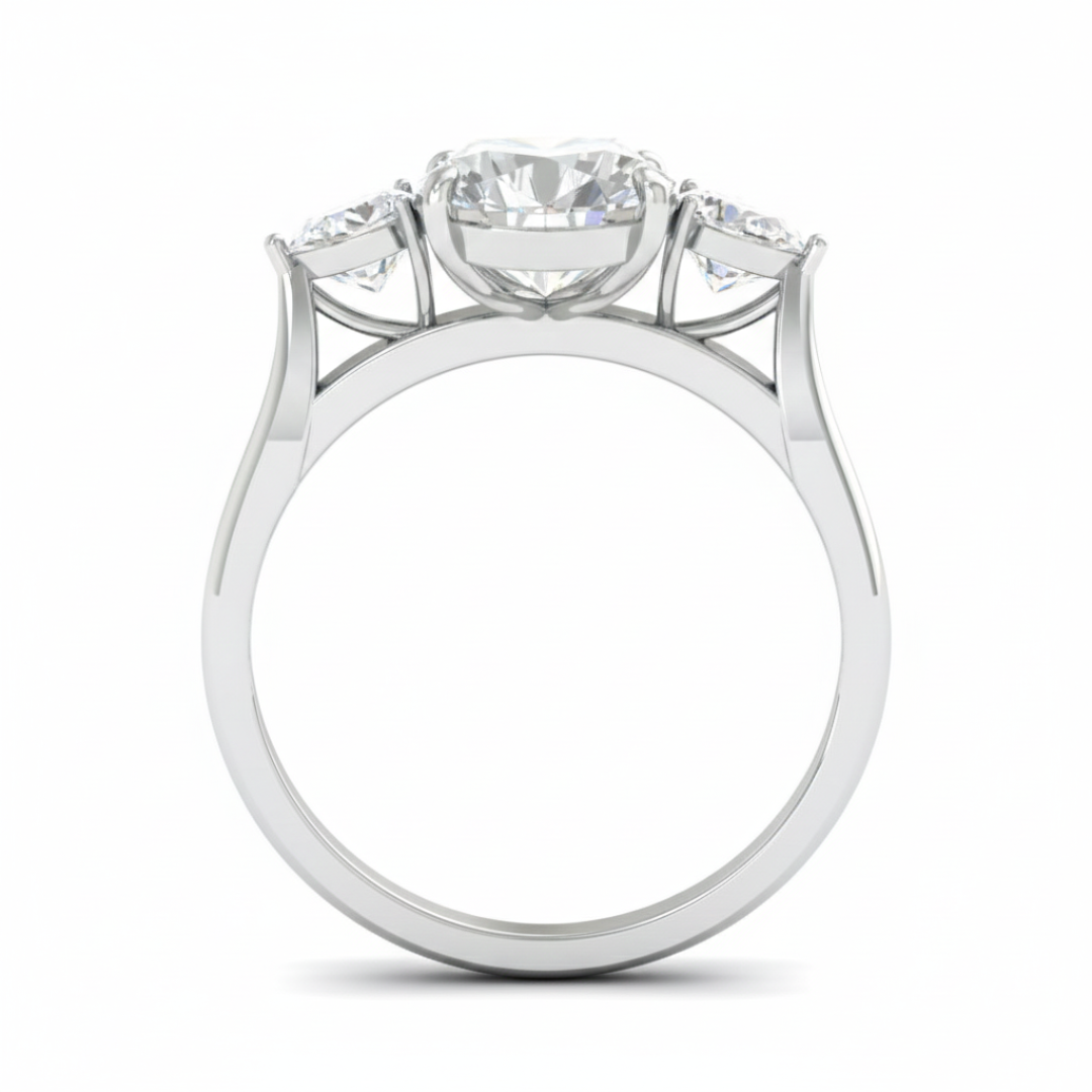 Bague de fiançailles Sofia en diamant taille poire avec diamants latéraux taille poire