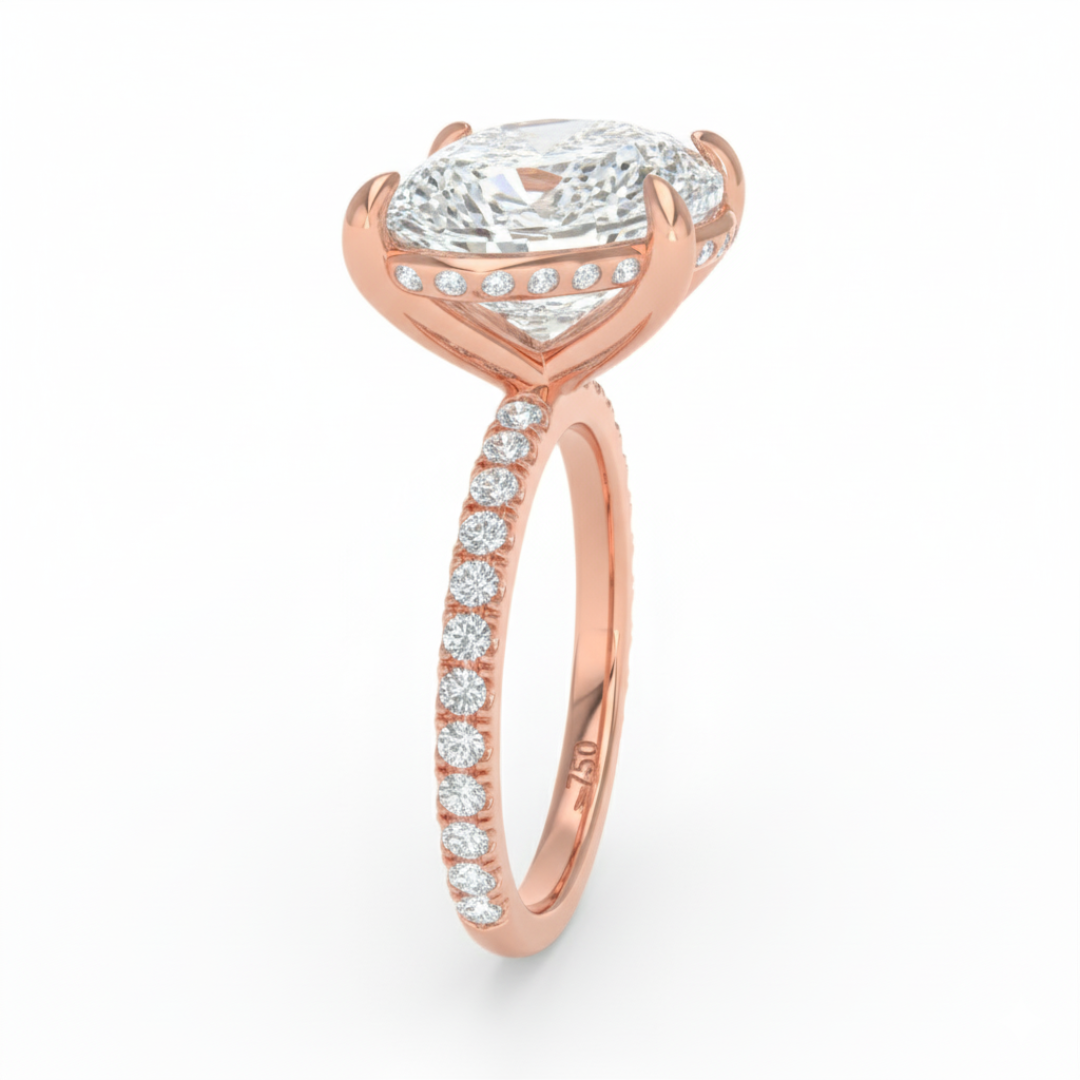 Bague de fiançailles Chloé en diamant taille cœur avec halo de diamants cachés et anneau serti de diamants