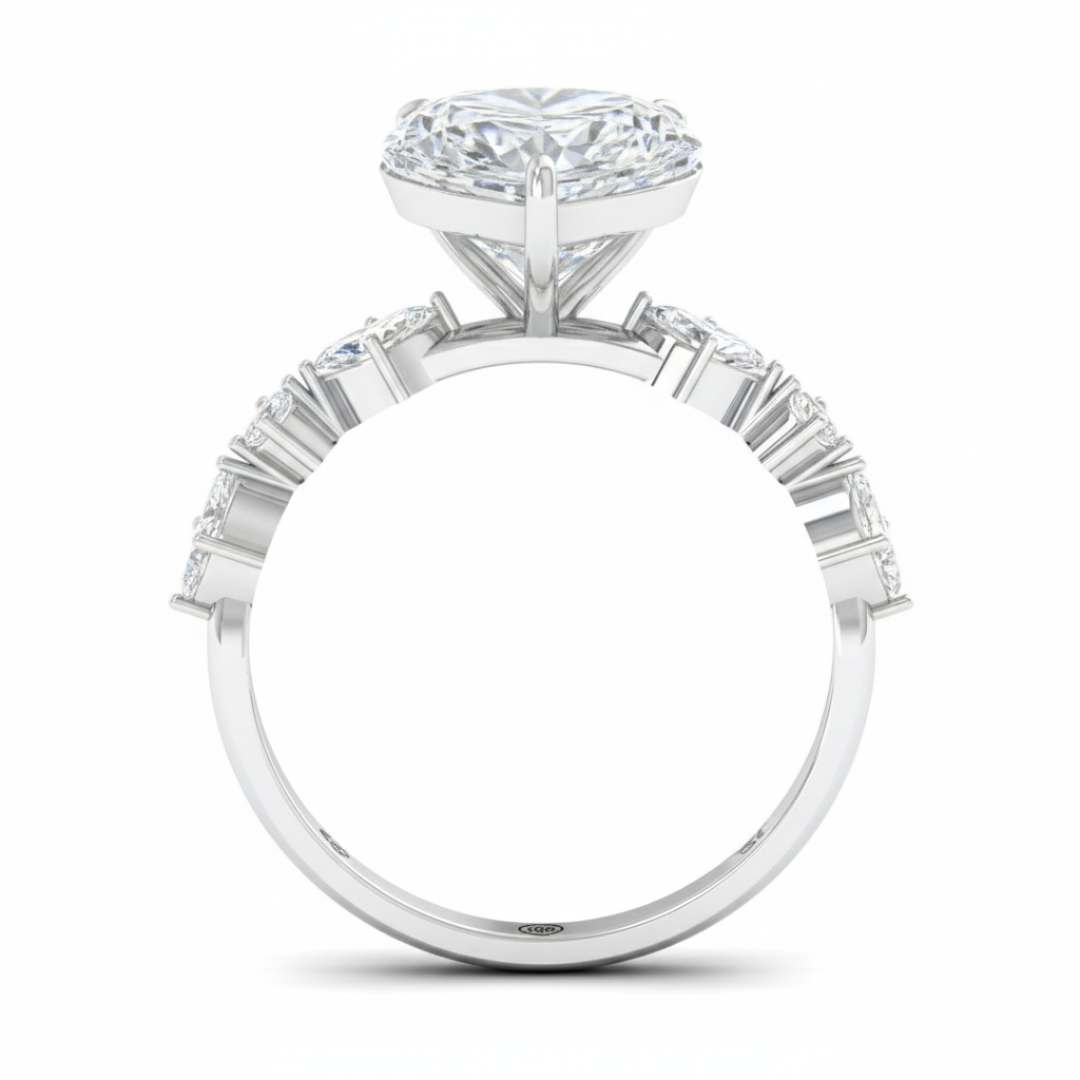 Bague de fiançailles Elizabeth en diamant taille cœur avec anneau serti de diamants taille marquise et ronde