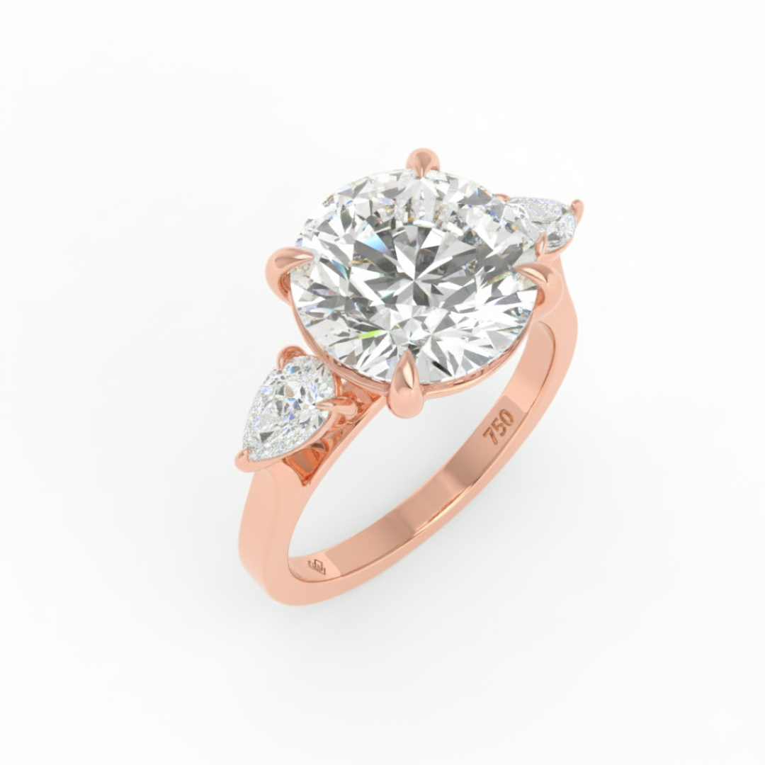 Bague de fiançailles Sofia en diamant rond taille brillant avec diamants latéraux taille poire