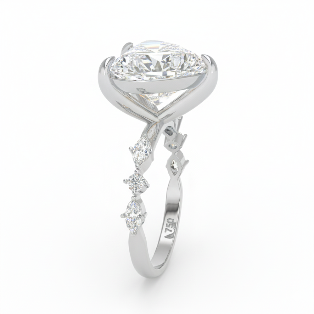 Bague de fiançailles Elizabeth en diamant taille cœur avec anneau serti de diamants taille marquise et ronde