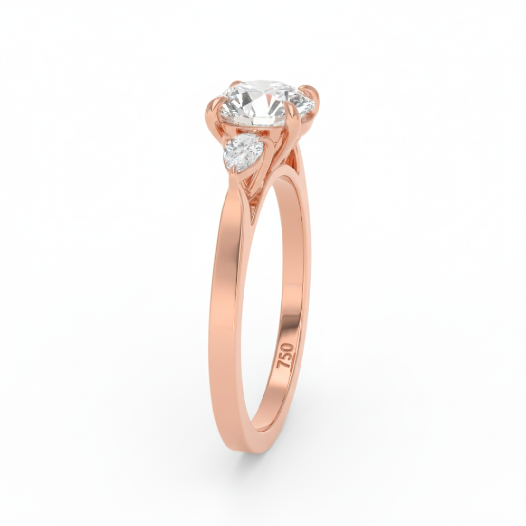 Bague de fiançailles Sofia en diamant rond taille brillant avec diamants latéraux taille poire