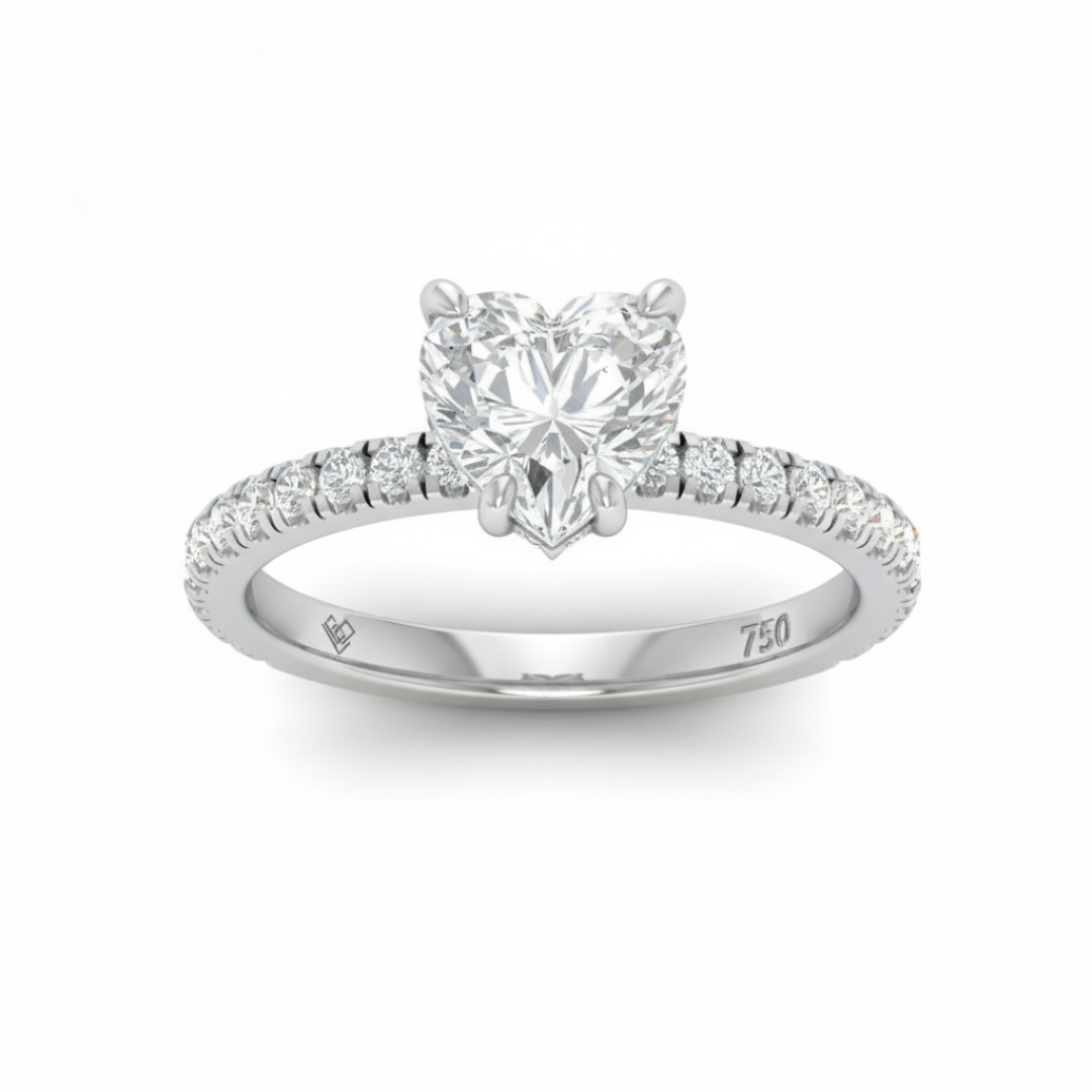 Bague de fiançailles Chloé en diamant taille cœur avec halo de diamants cachés et anneau serti de diamants