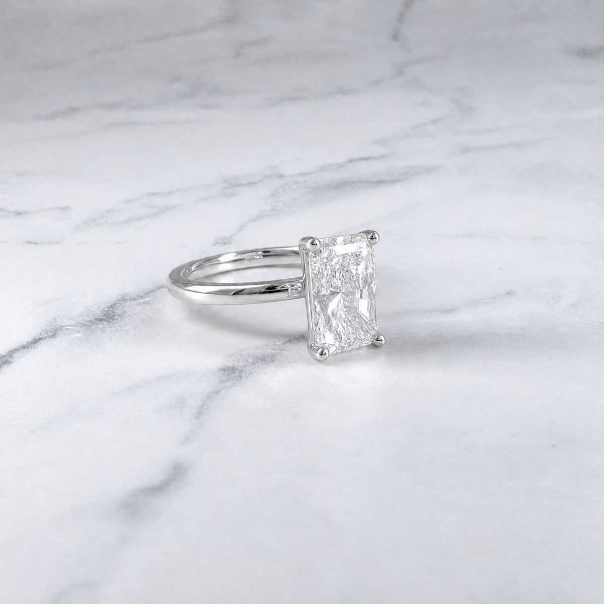 Bague de fiançailles Noémie Solitaire taille radiant avec diamant