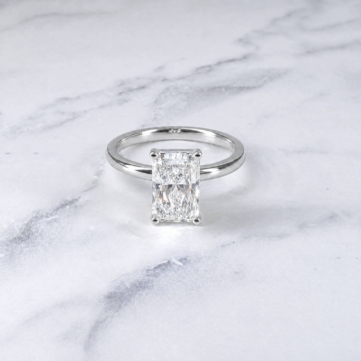 Bague de fiançailles Noémie Solitaire taille radiant avec diamant