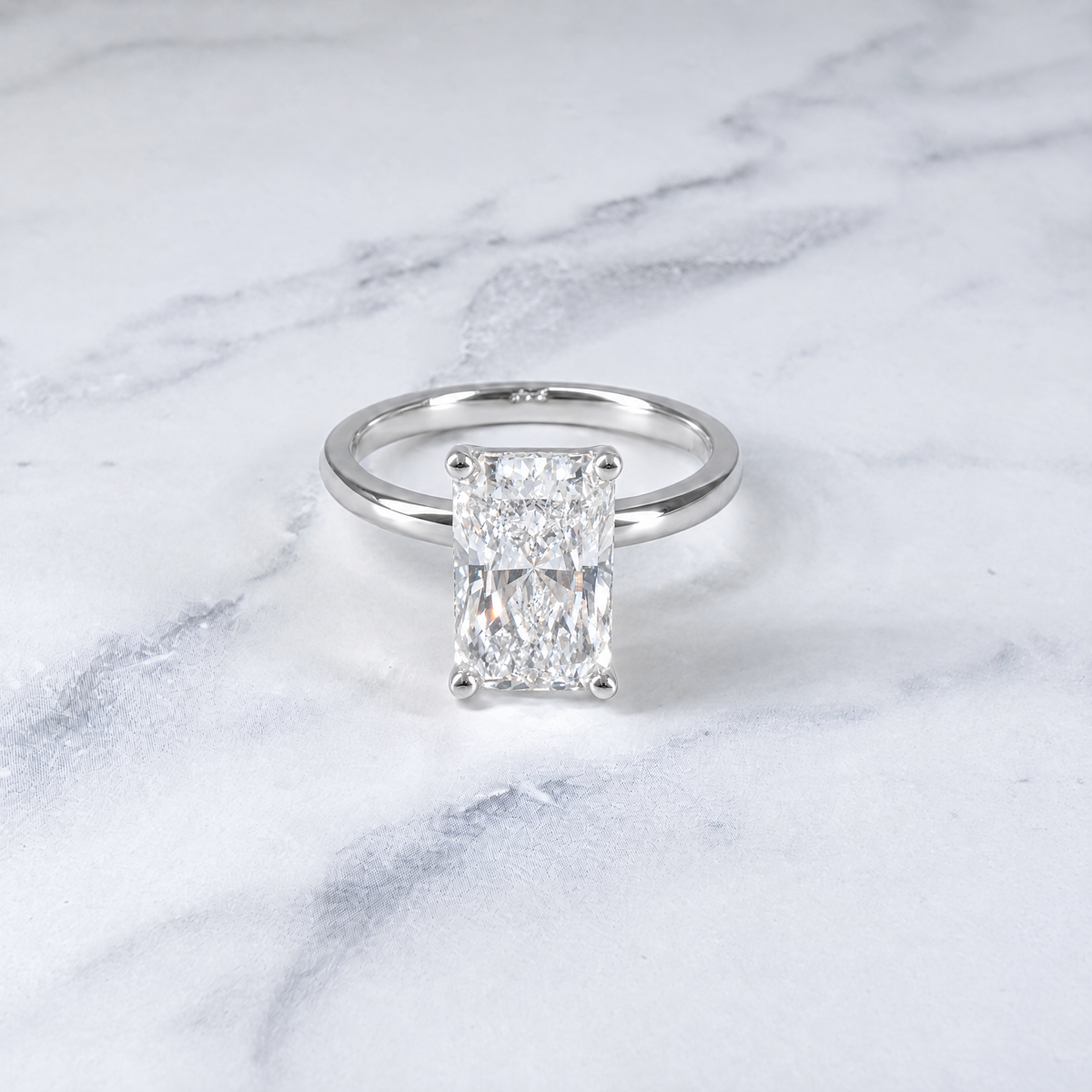 Bague de fiançailles Noémie Solitaire taille radiant avec diamant