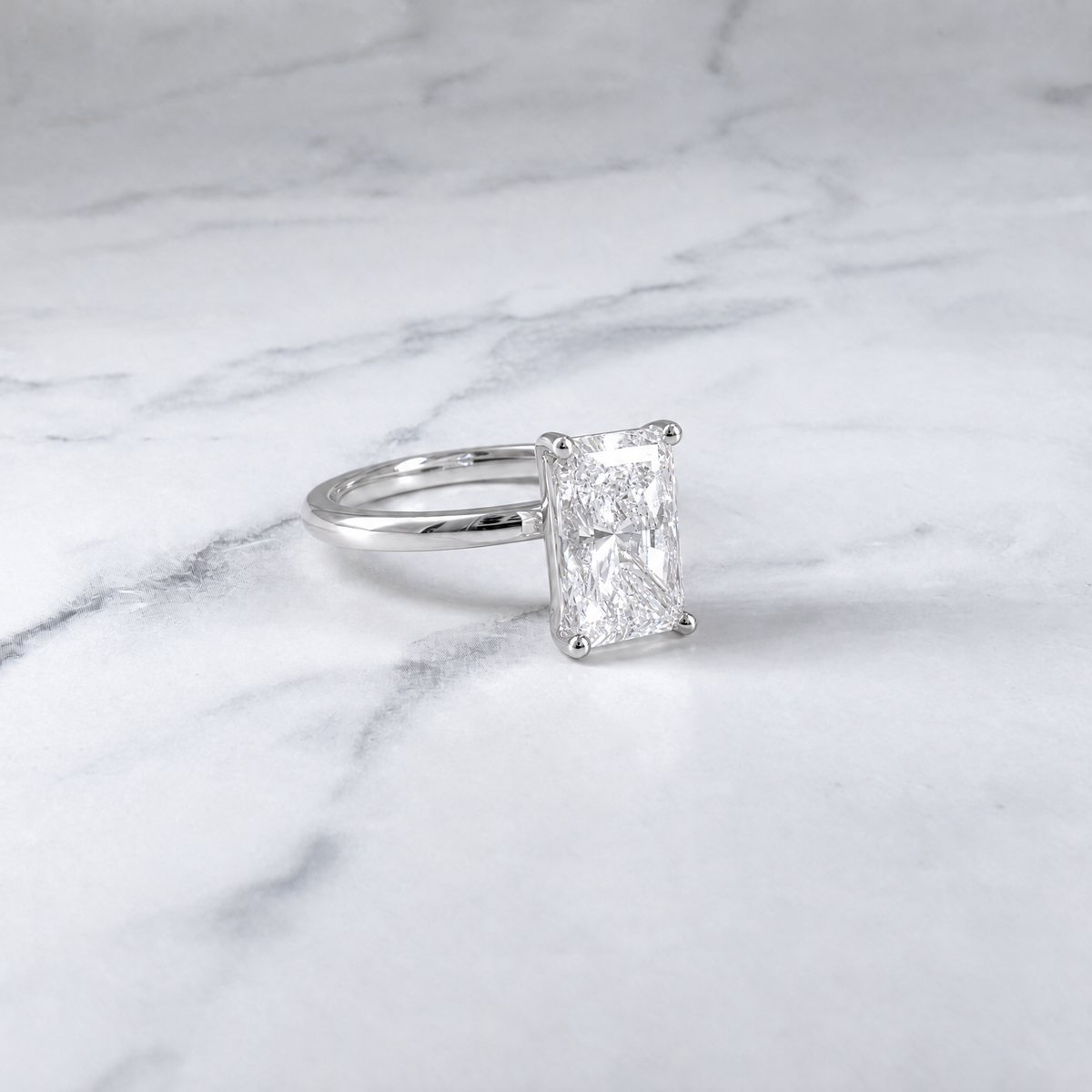 Bague de fiançailles Noémie Solitaire taille radiant avec diamant