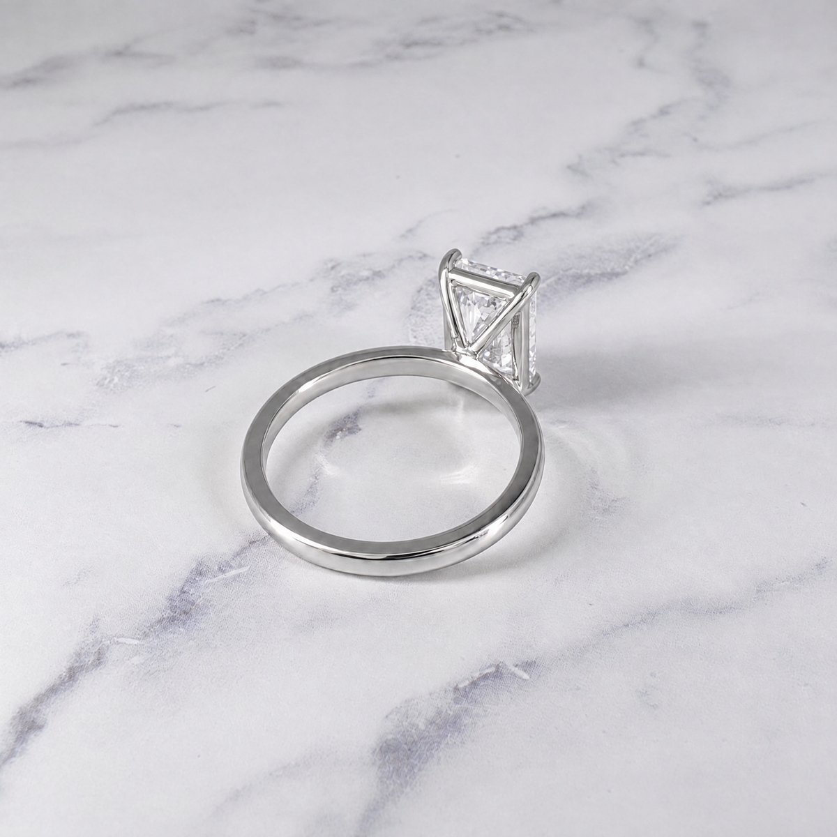 Bague de fiançailles Noémie Solitaire taille radiant avec diamant