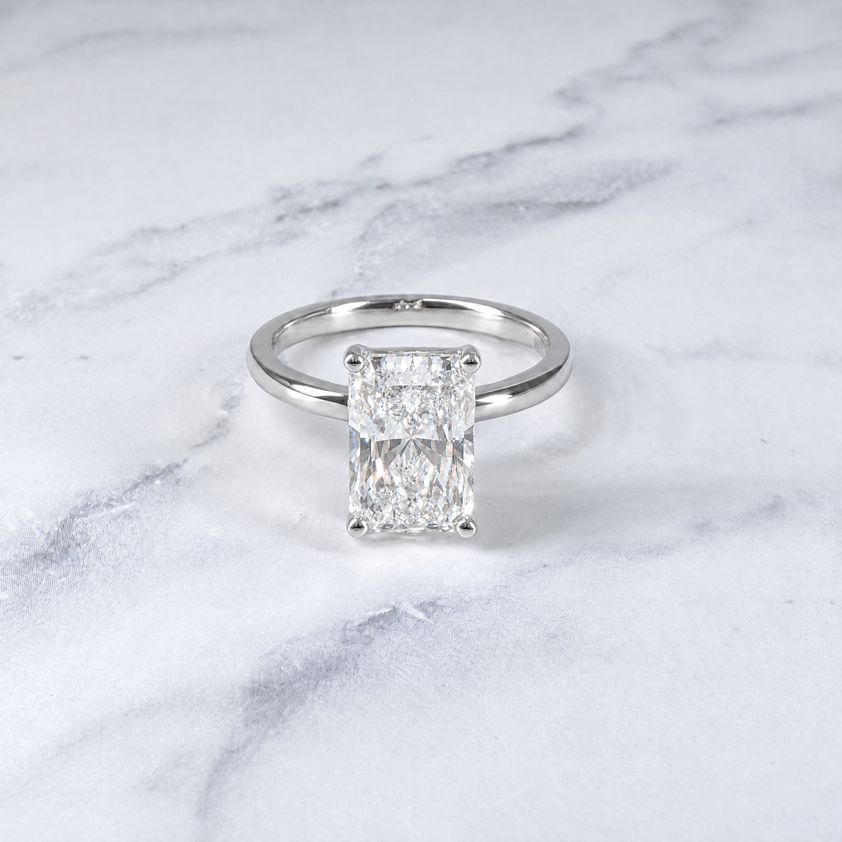 Bague de fiançailles Noémie Solitaire taille radiant avec diamant