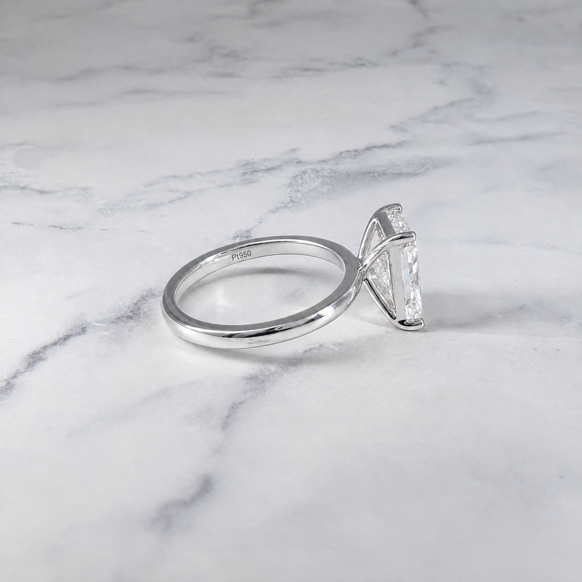 Bague de fiançailles Noémie Solitaire taille radiant avec diamant