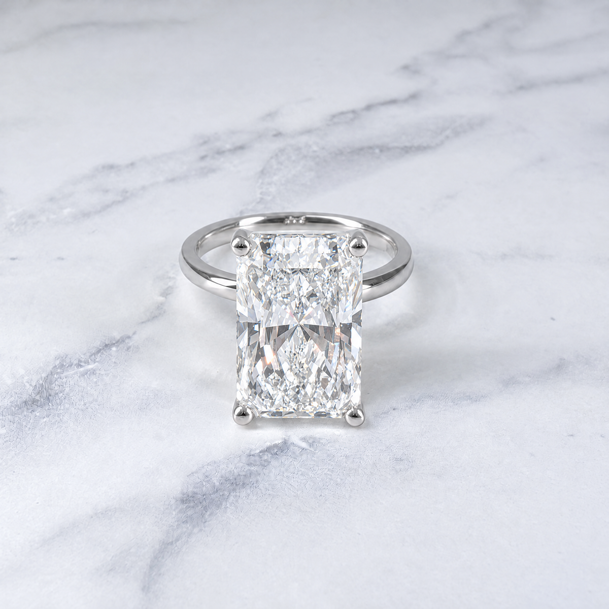 Bague de fiançailles Noémie Solitaire taille radiant avec diamant