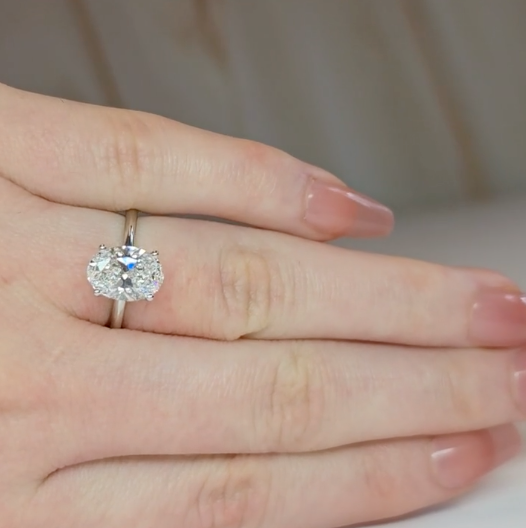 Noémie Solitaire Oval Cut With Diamond Engagement Ring