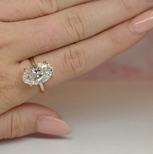 Noémie Solitaire Oval Cut With Diamond Engagement Ring