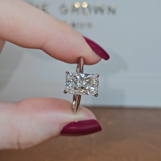 Noémie Solitaire Radiant Cut With Diamond Engagement Ring